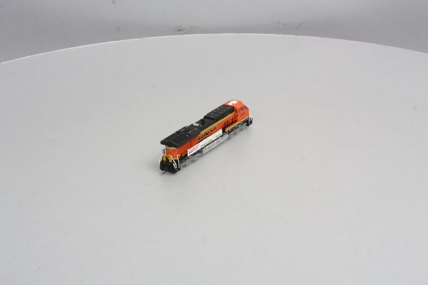 Fox Valley Models 70310 N Scale BNSF Christmas ES44DC Diesel