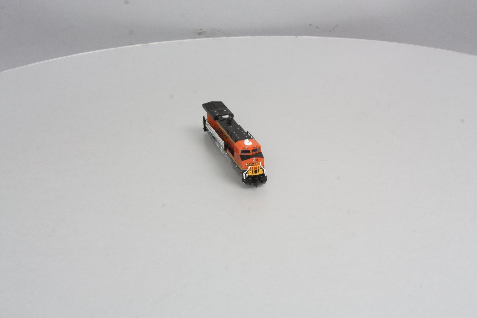 Fox Valley Models 70310 N Scale BNSF Christmas ES44DC Diesel
