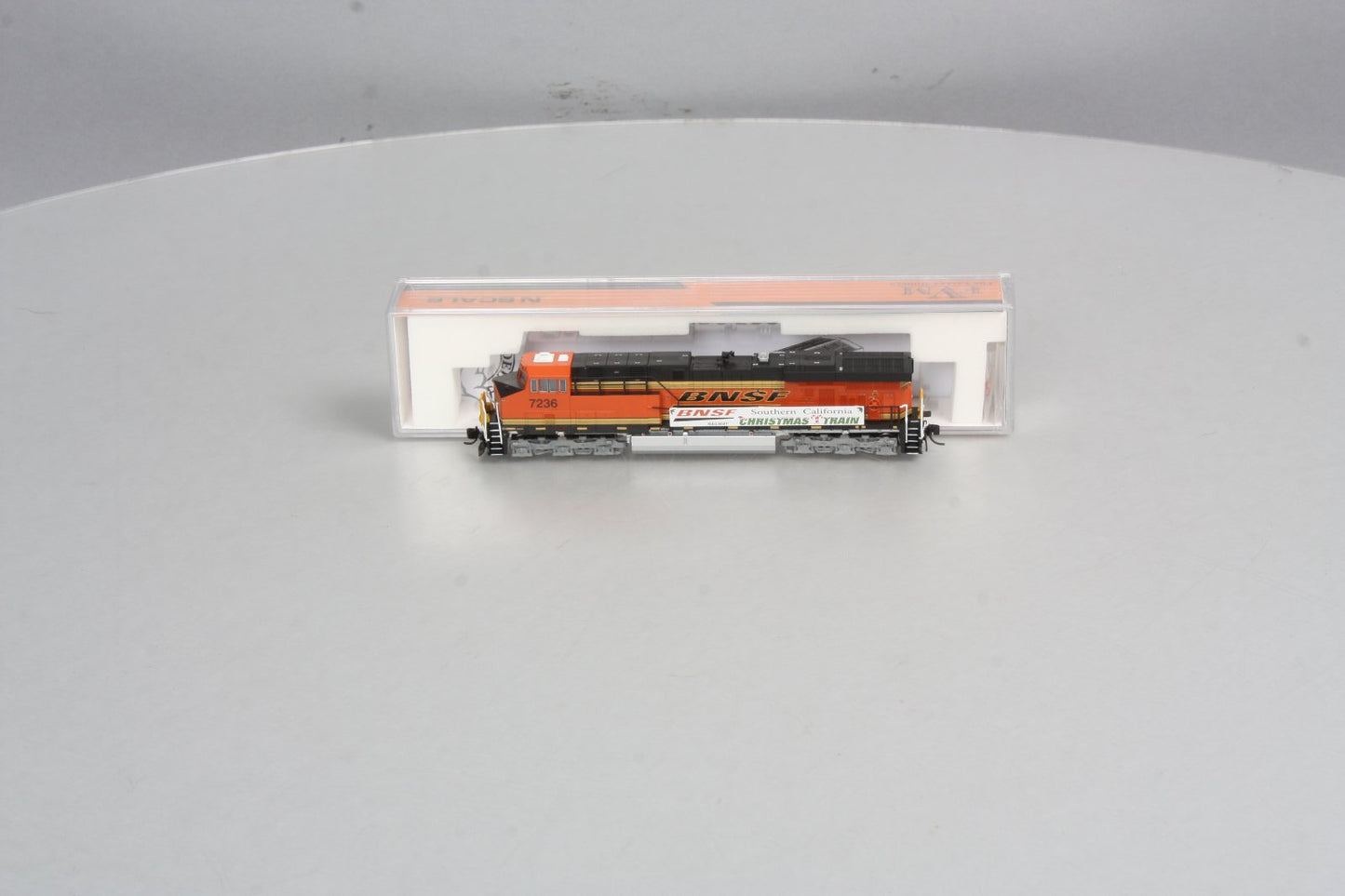 Fox Valley Models 70310 N Scale BNSF Christmas ES44DC Diesel