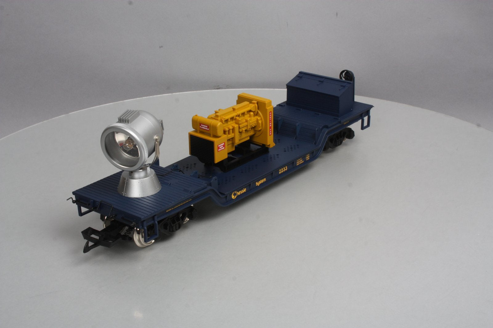 USA Trains 17328 G Chessie Searchlight Car - Metal Wheels