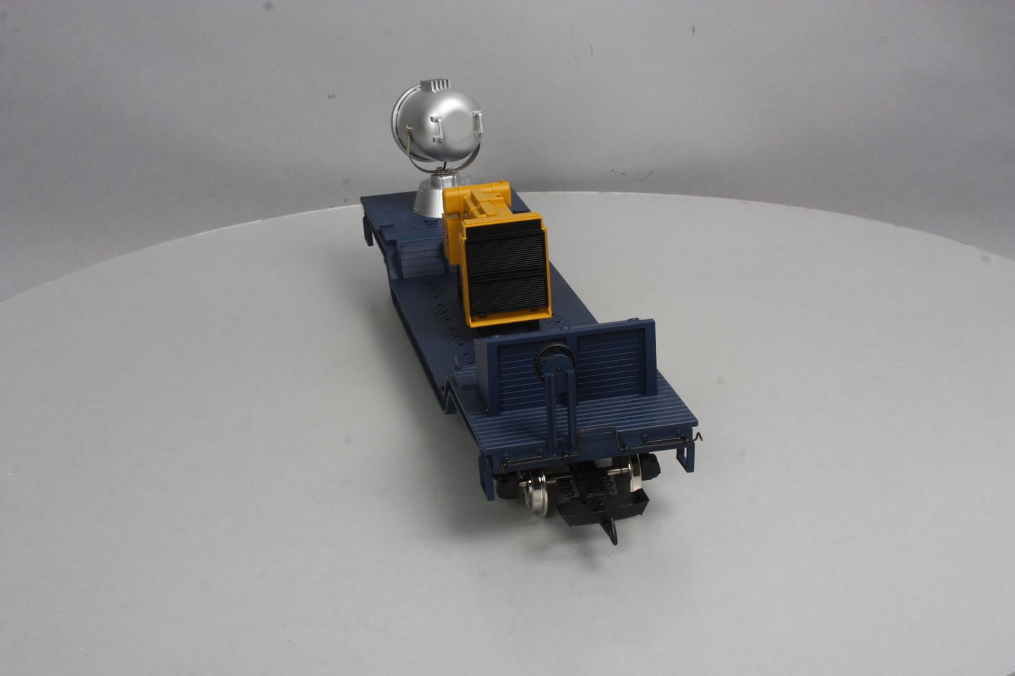 USA Trains 17328 G Chessie Searchlight Car - Metal Wheels