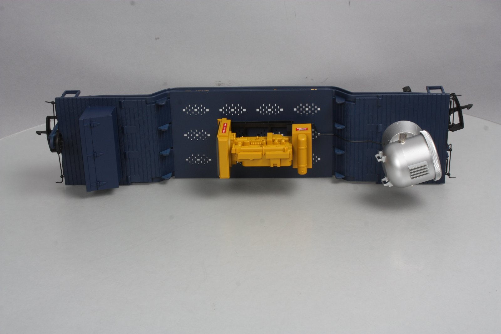 USA Trains 17328 G Chessie Searchlight Car - Metal Wheels