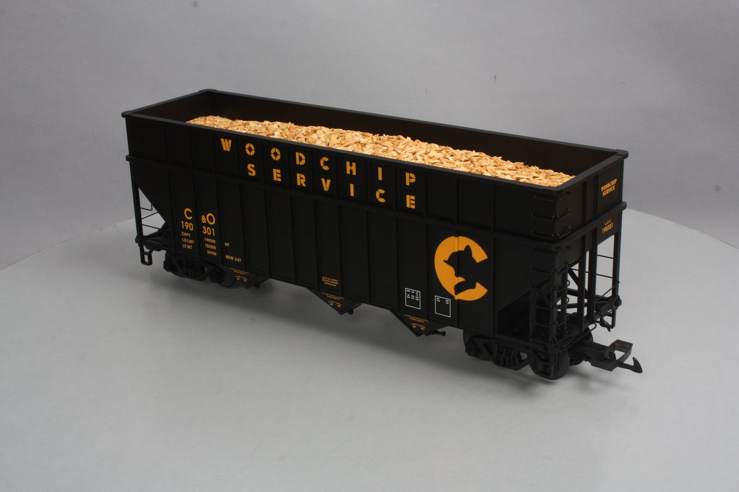 USA Trains R14087 G Chessie Woodchip Car with "Real" Woodchip Load #190301