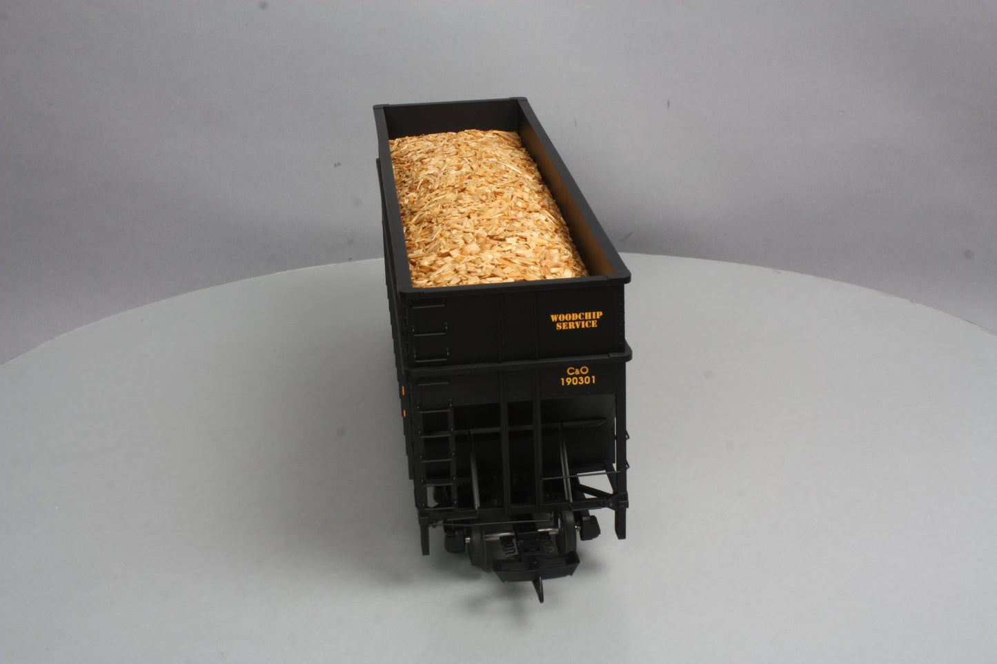 USA Trains R14087 G Chessie Woodchip Car with "Real" Woodchip Load #190301