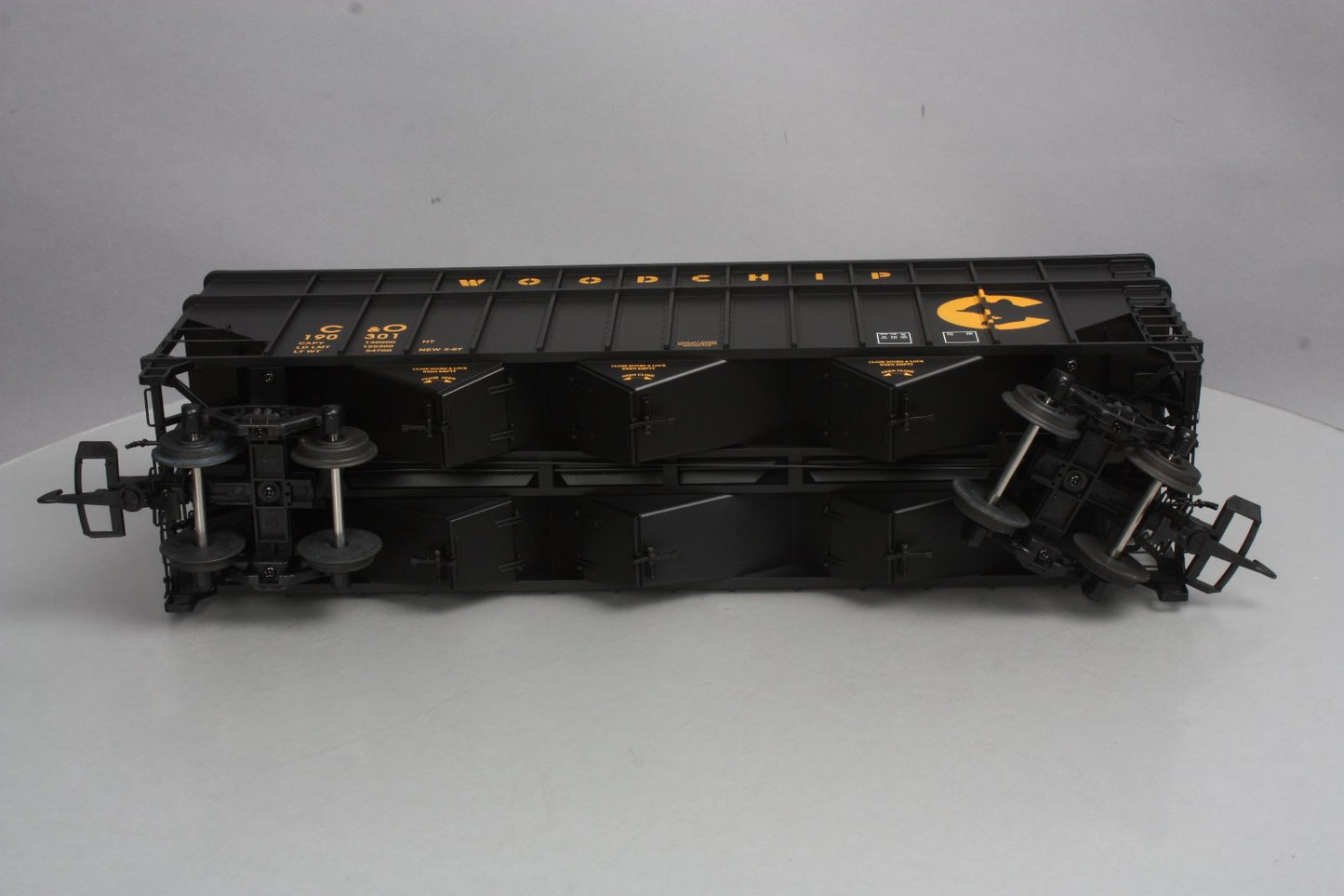 USA Trains R14087 G Chessie Woodchip Car with "Real" Woodchip Load #190301