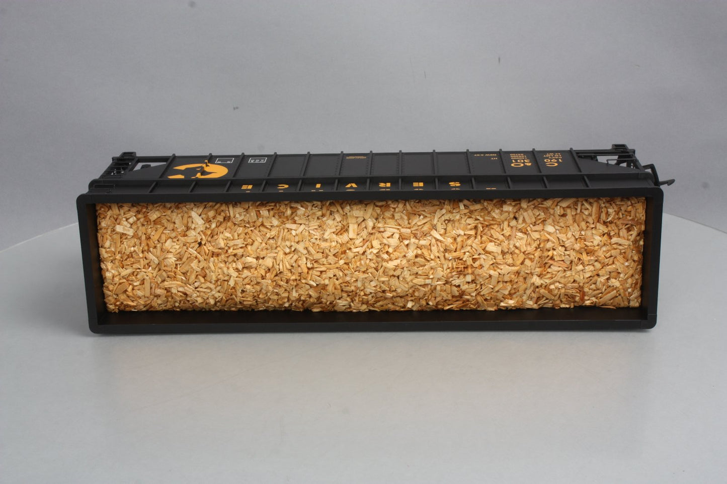 USA Trains R14087 G Chessie Woodchip Car with "Real" Woodchip Load #190301