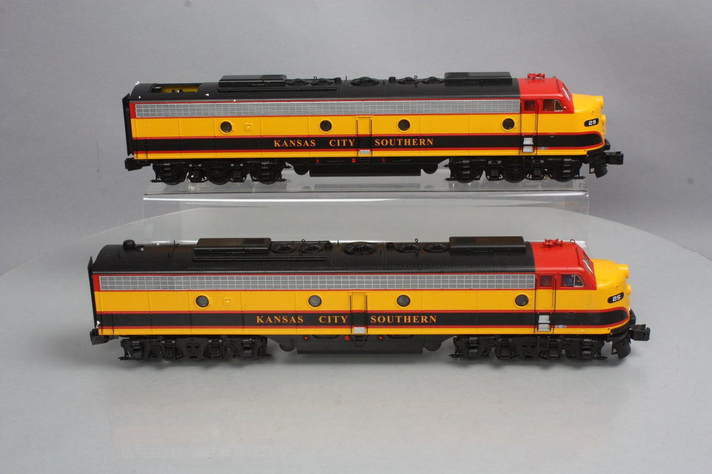 Lionel 6-39621 O Kansas City Southern Legacy E9 AA Diesel Locomotive Set #25