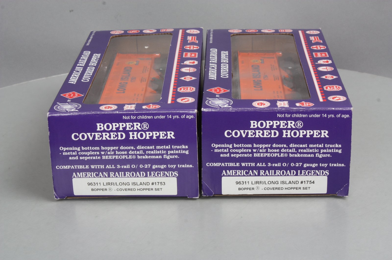 RMT 96311 O Gauge Long Island Railroad 2-Bay Covered Hopper (Pack of 2)