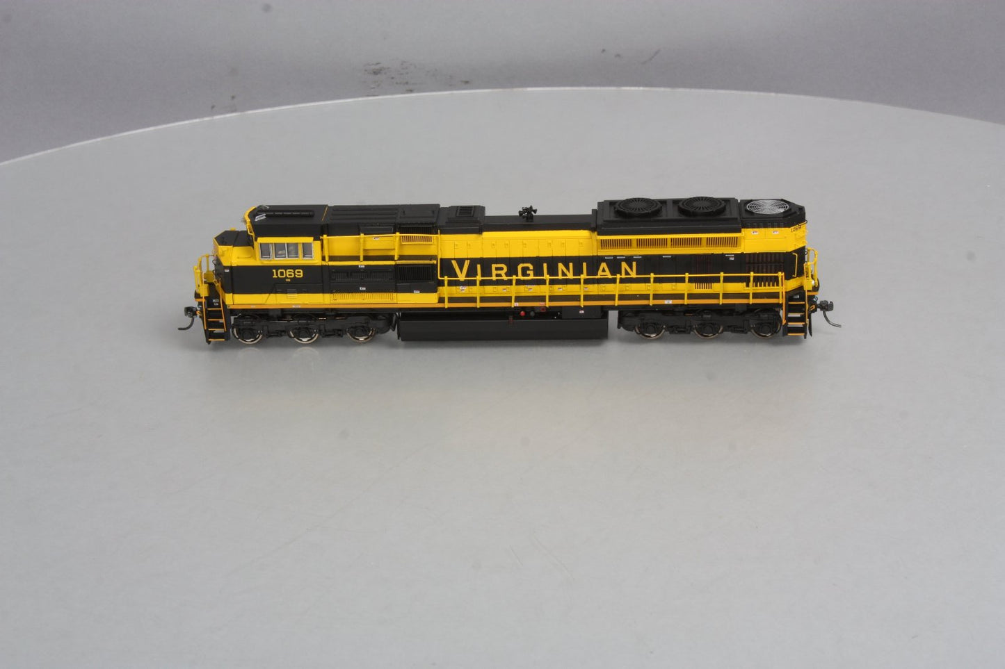 MTH 80-2246-0 HO Virginian SD70ACe Diesel Locomotive #1069