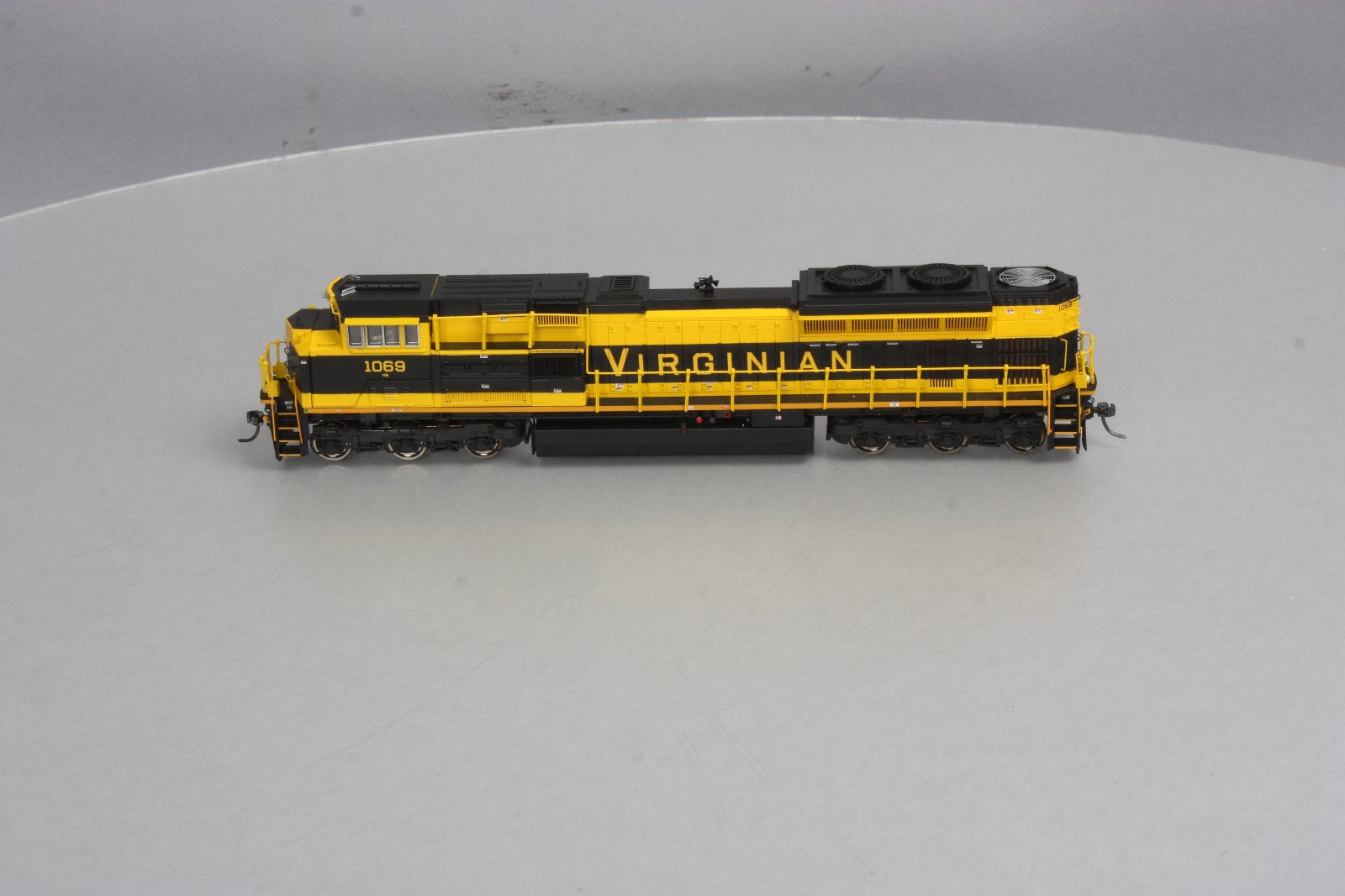MTH 80-2246-0 HO Virginian SD70ACe Diesel Locomotive #1069