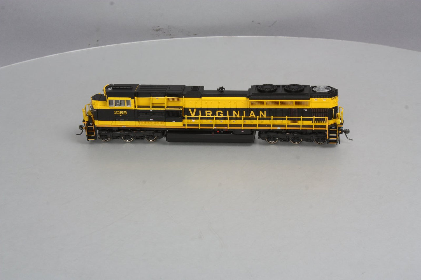 MTH 80-2246-0 HO Virginian SD70ACe Diesel Locomotive #1069