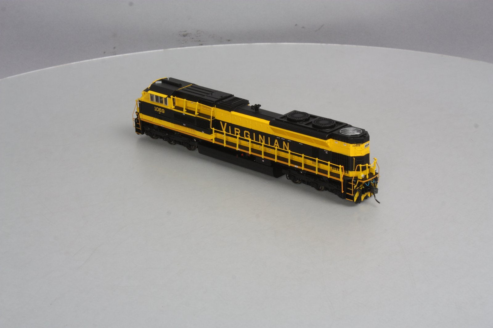 MTH 80-2246-0 HO Virginian SD70ACe Diesel Locomotive #1069