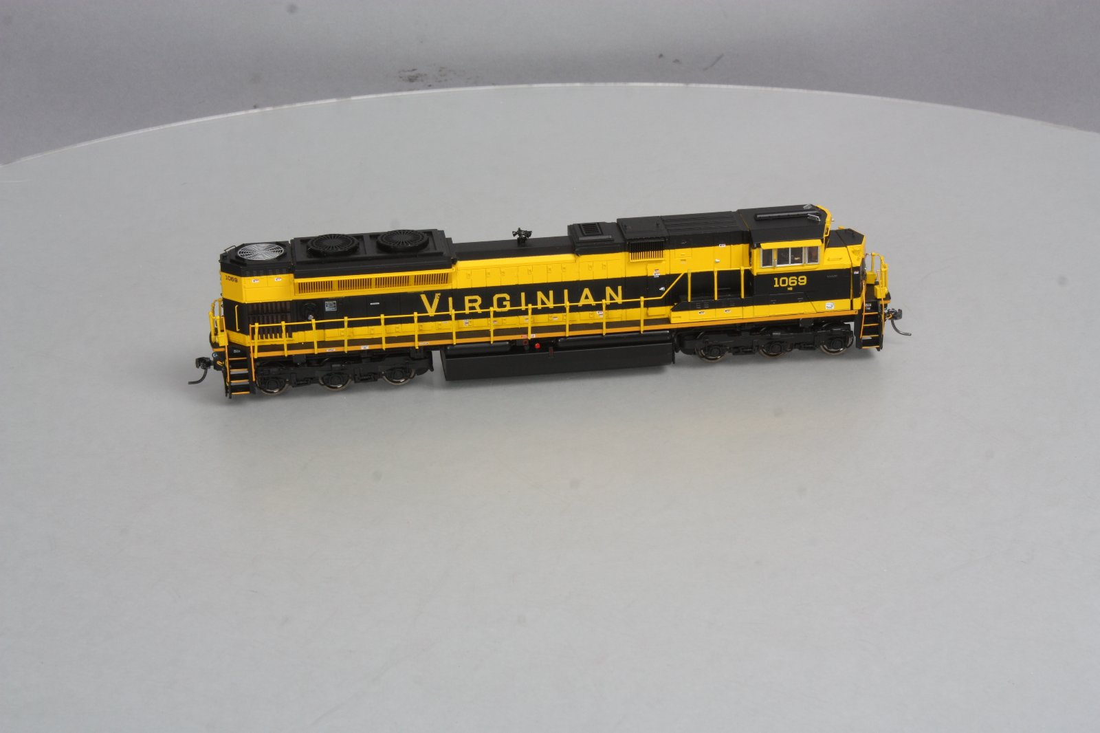 MTH 80-2246-0 HO Virginian SD70ACe Diesel Locomotive #1069