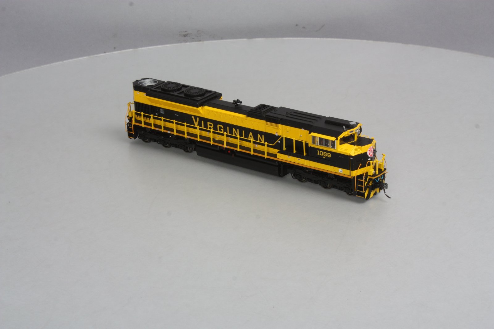 MTH 80-2246-0 HO Virginian SD70ACe Diesel Locomotive #1069