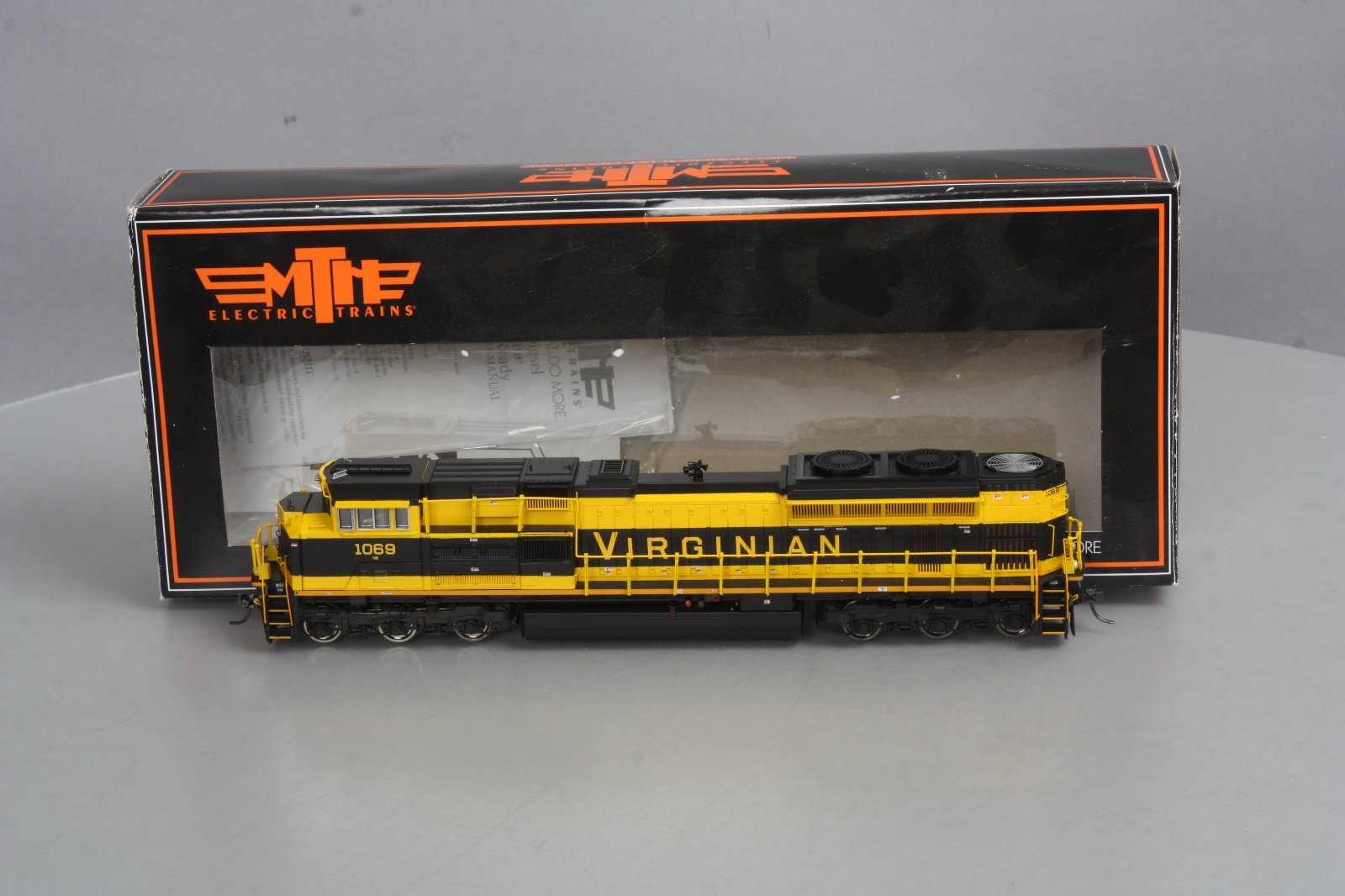 MTH 80-2246-0 HO Virginian SD70ACe Diesel Locomotive #1069