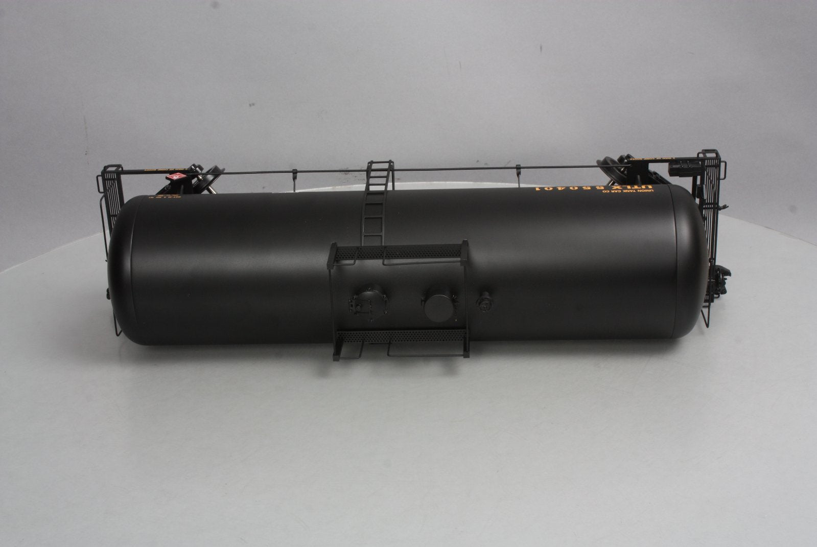 USA Trains 15252 G UTLX 42' Modern Tank Car #550401 - Metal Wheels