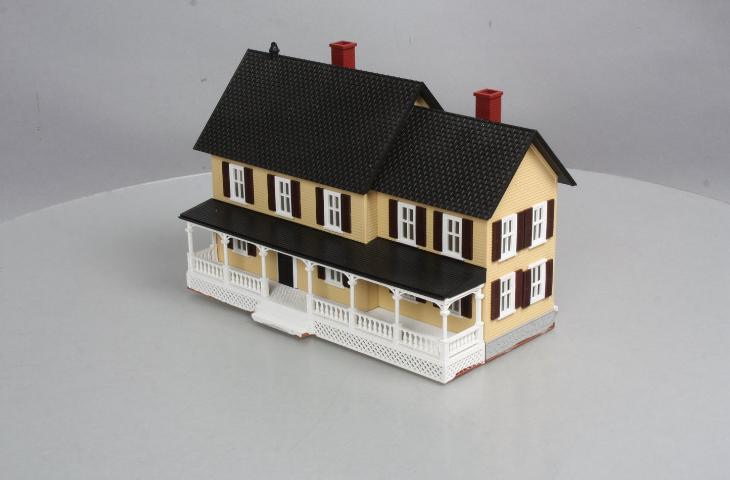 MTH 30-90186 O Country House #4 - Beige W/Red Shutters