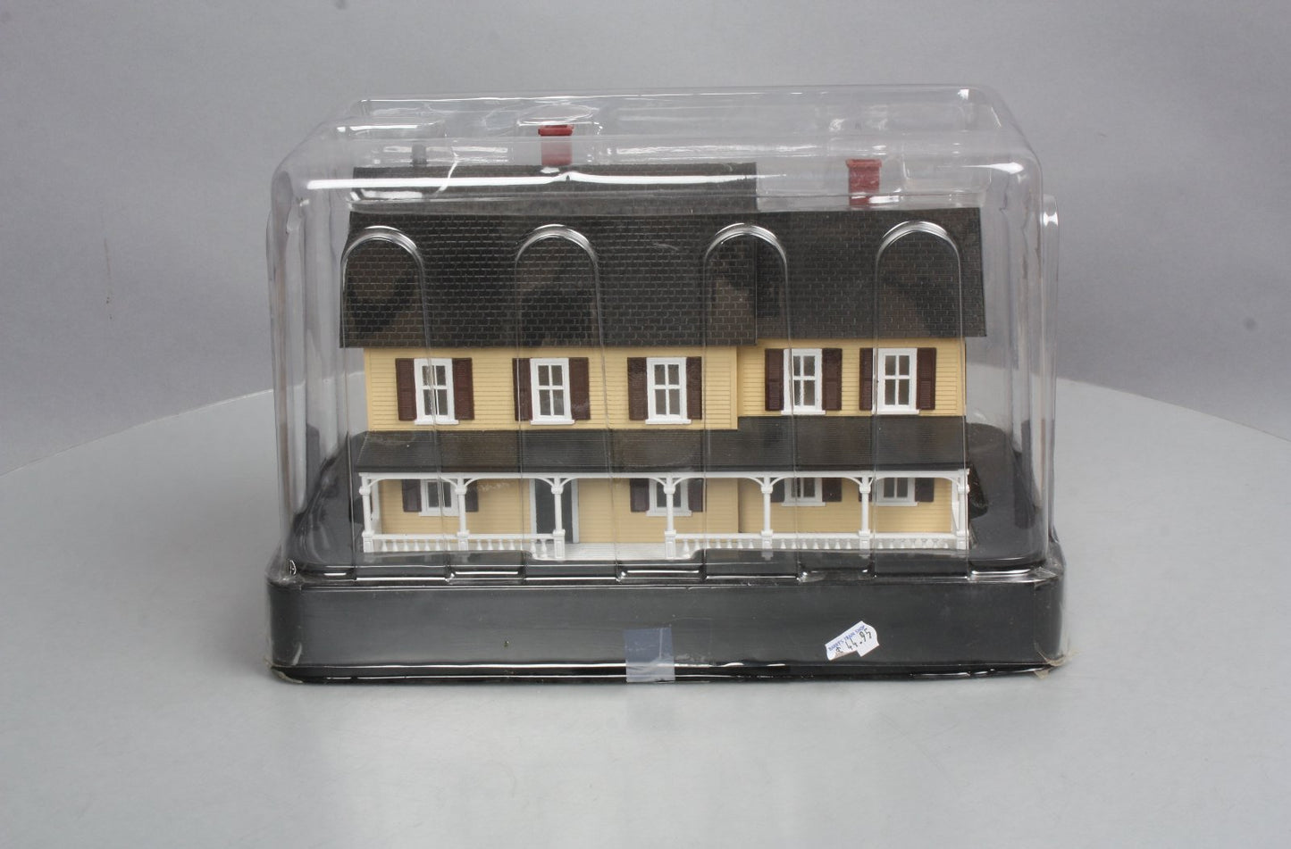 MTH 30-90186 O Country House #4 - Beige W/Red Shutters