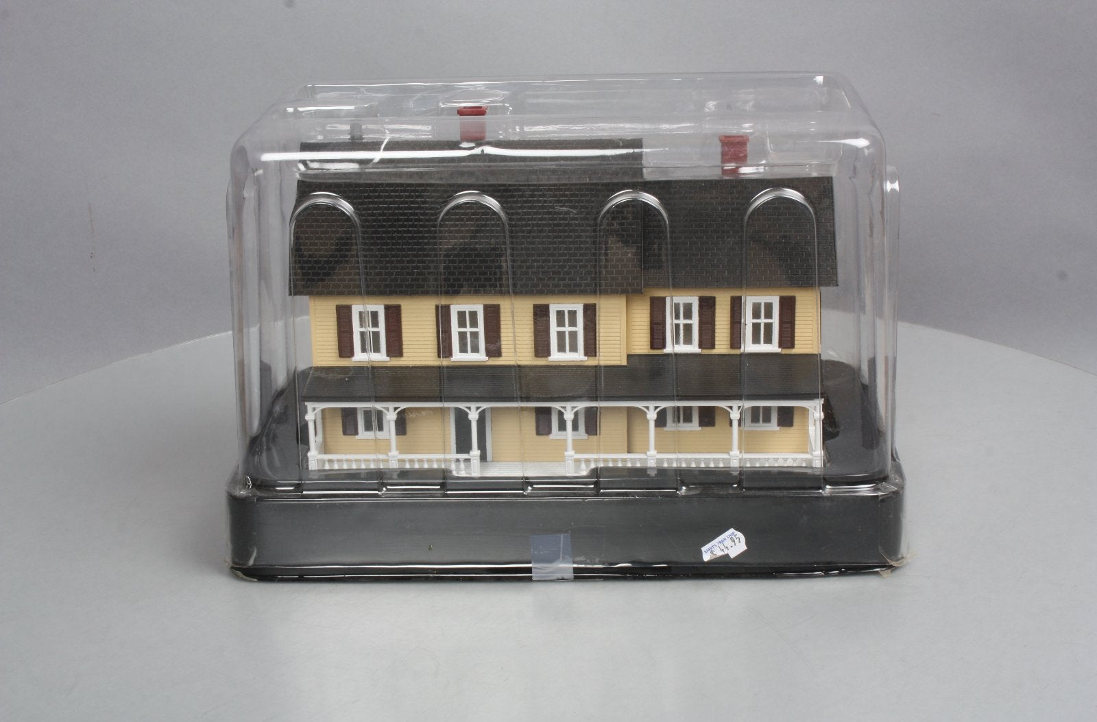 MTH 30-90186 O Country House #4 - Beige W/Red Shutters