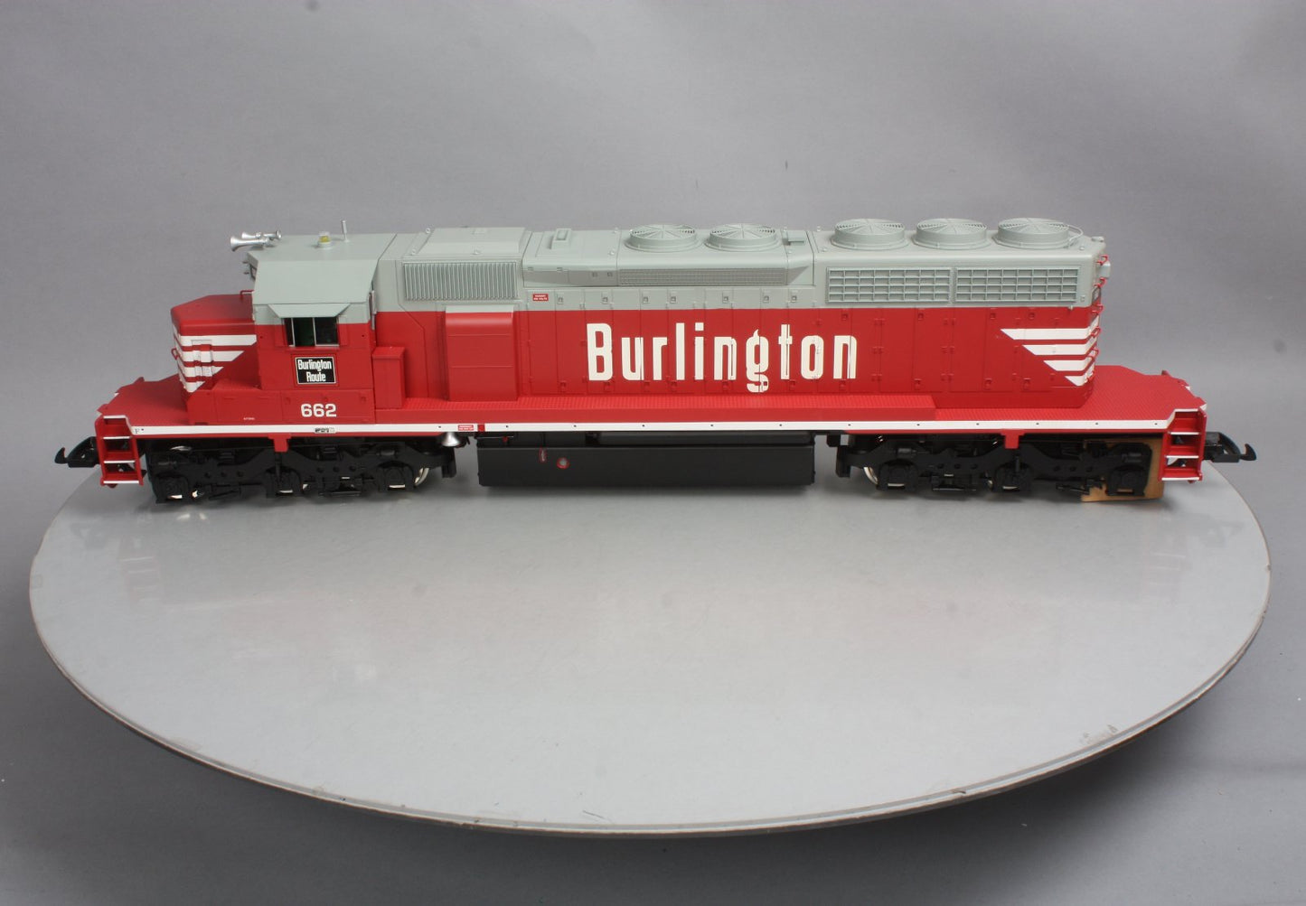 USA Trains 22309 G Burlington SD40-2 Diesel Locomotive #662