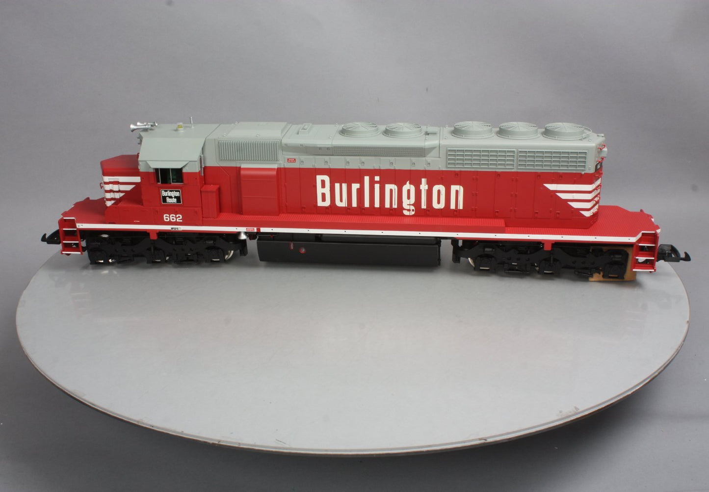 USA Trains 22309 G Burlington SD40-2 Diesel Locomotive #662