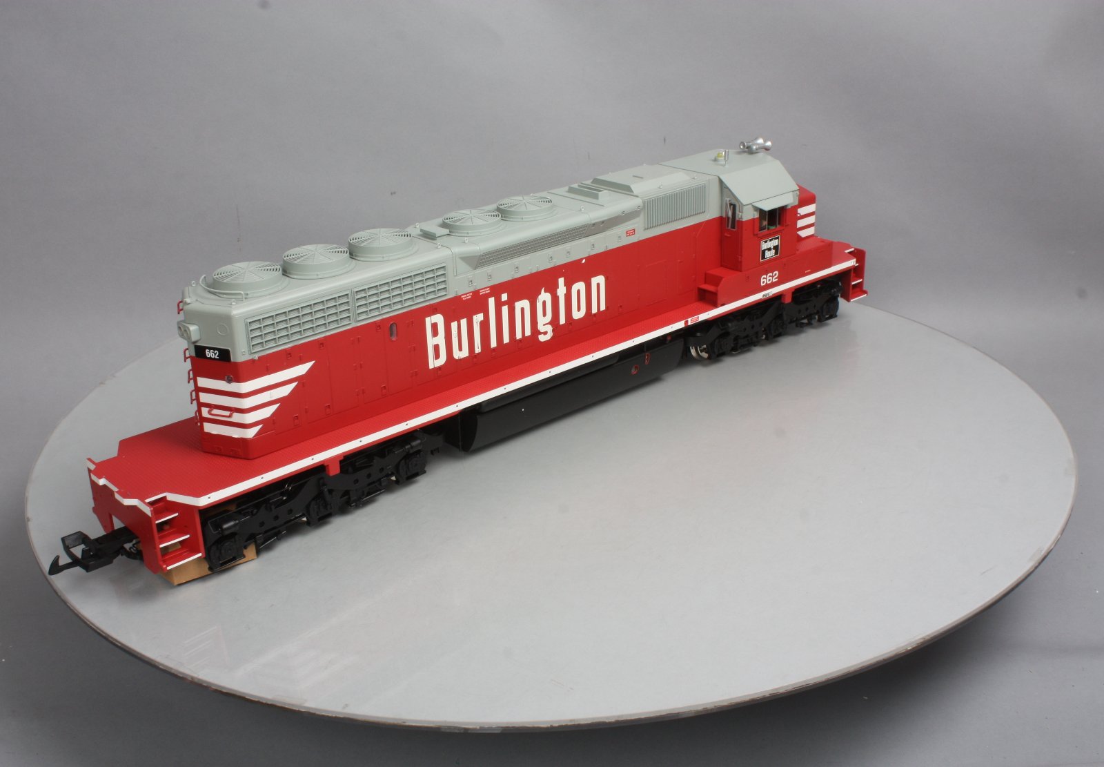 USA Trains 22309 G Burlington SD40-2 Diesel Locomotive #662