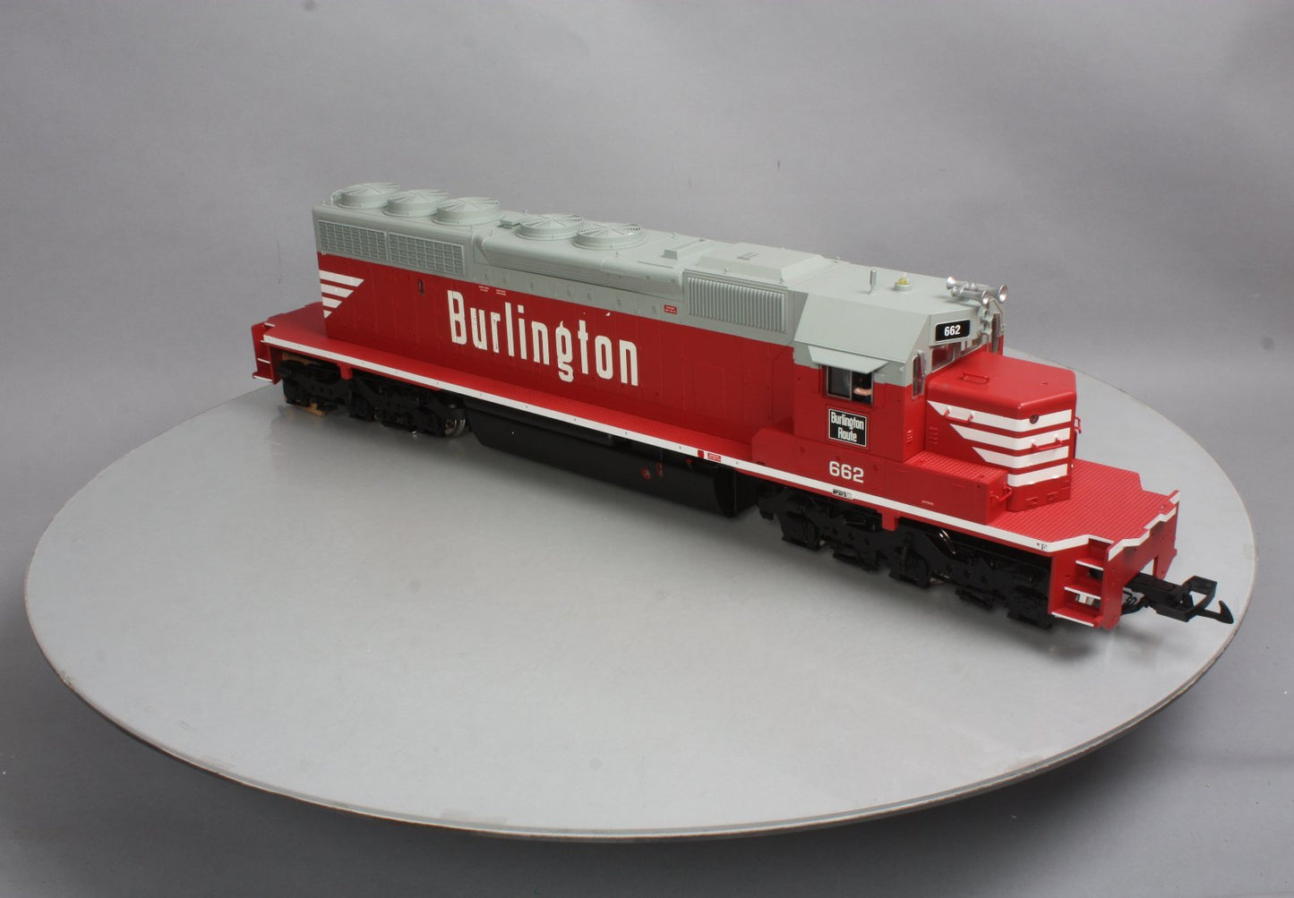 USA Trains 22309 G Burlington SD40-2 Diesel Locomotive #662