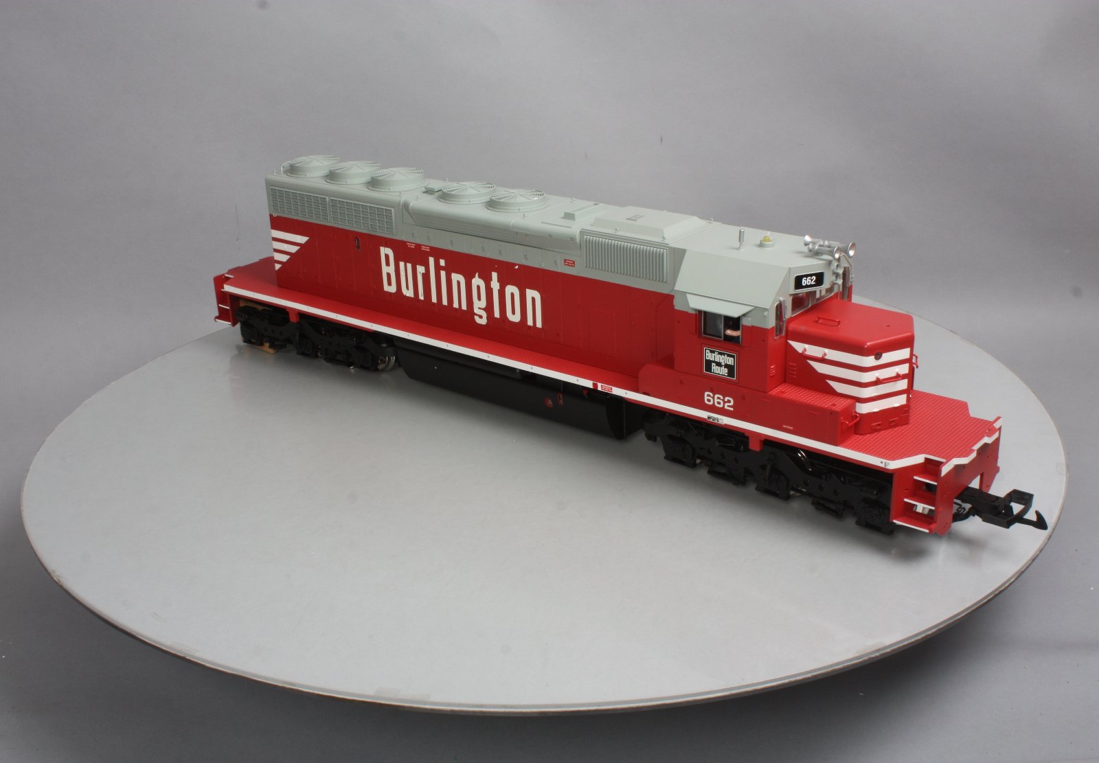 USA Trains 22309 G Burlington SD40-2 Diesel Locomotive #662