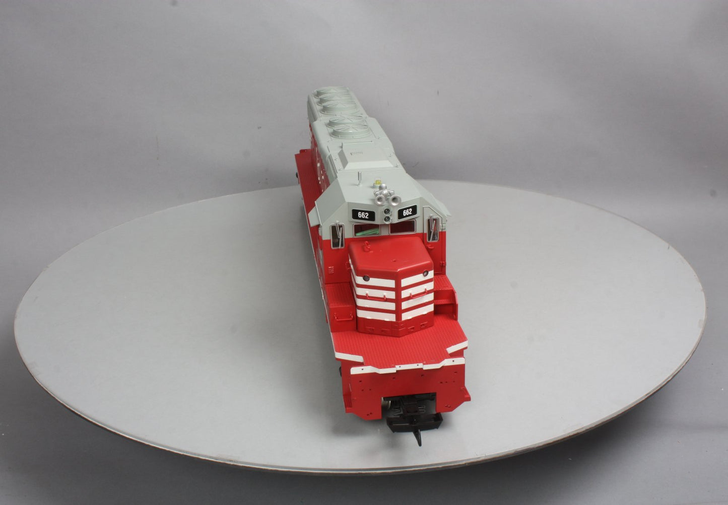 USA Trains 22309 G Burlington SD40-2 Diesel Locomotive #662