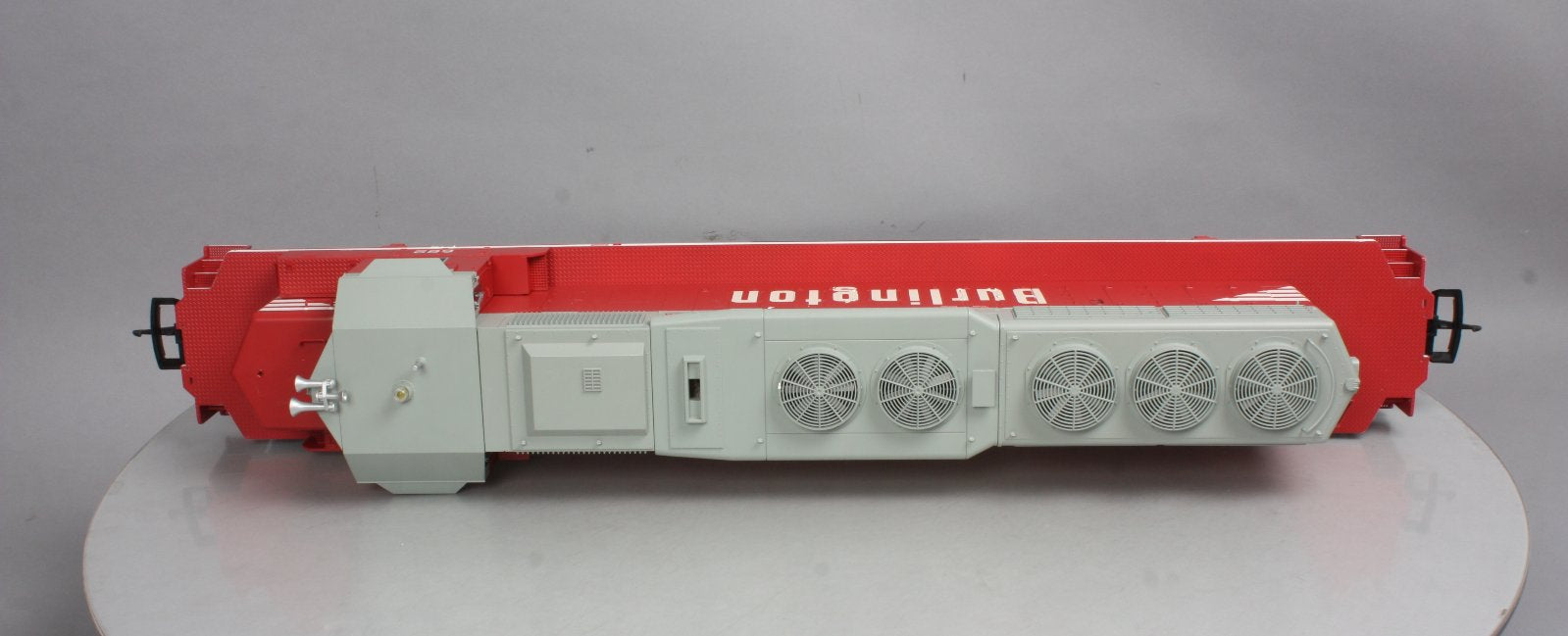 USA Trains 22309 G Burlington SD40-2 Diesel Locomotive #662