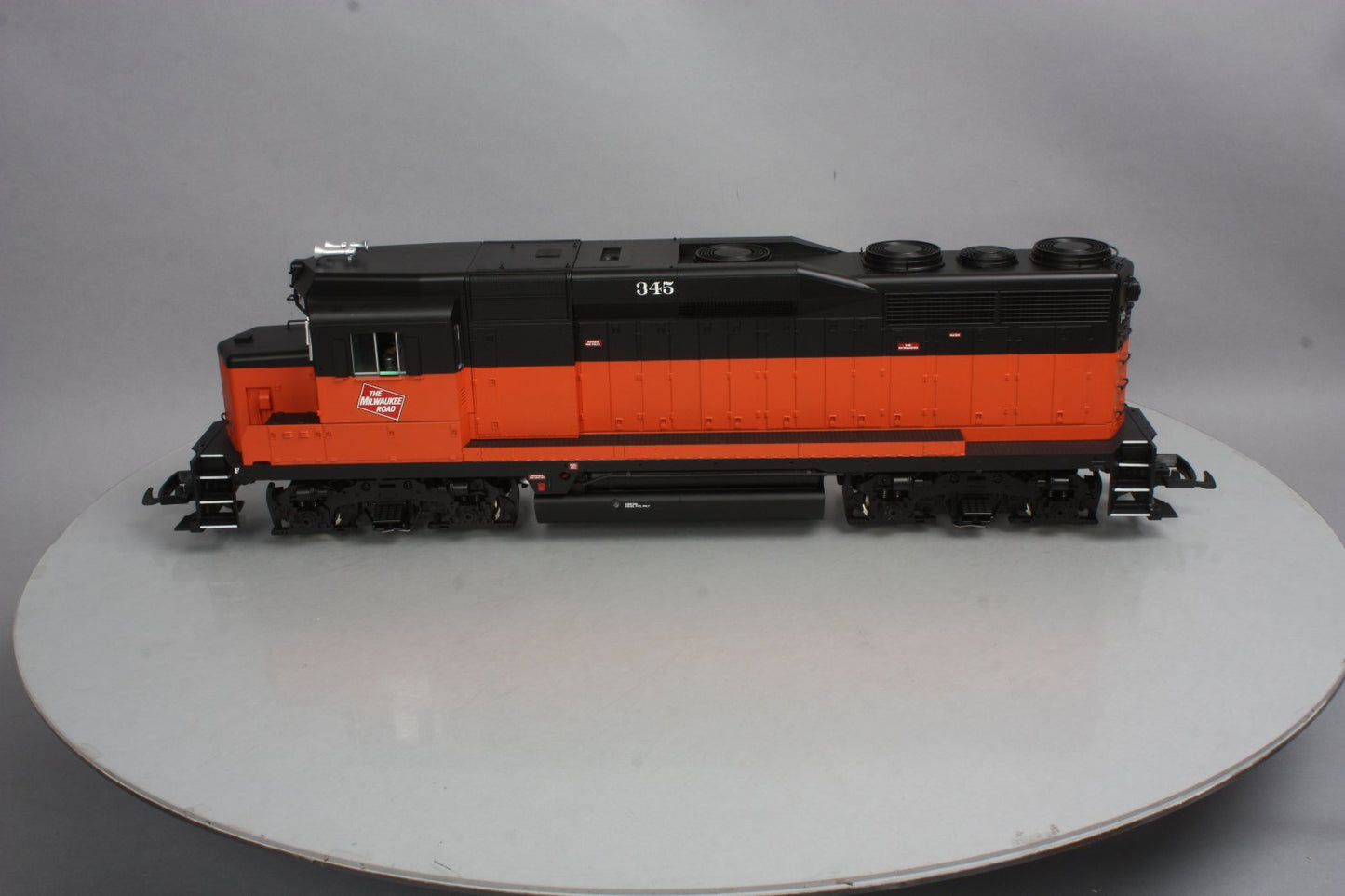 USA Trains R22464 G Milwaukee GP30 Powered Diesel Locomotive