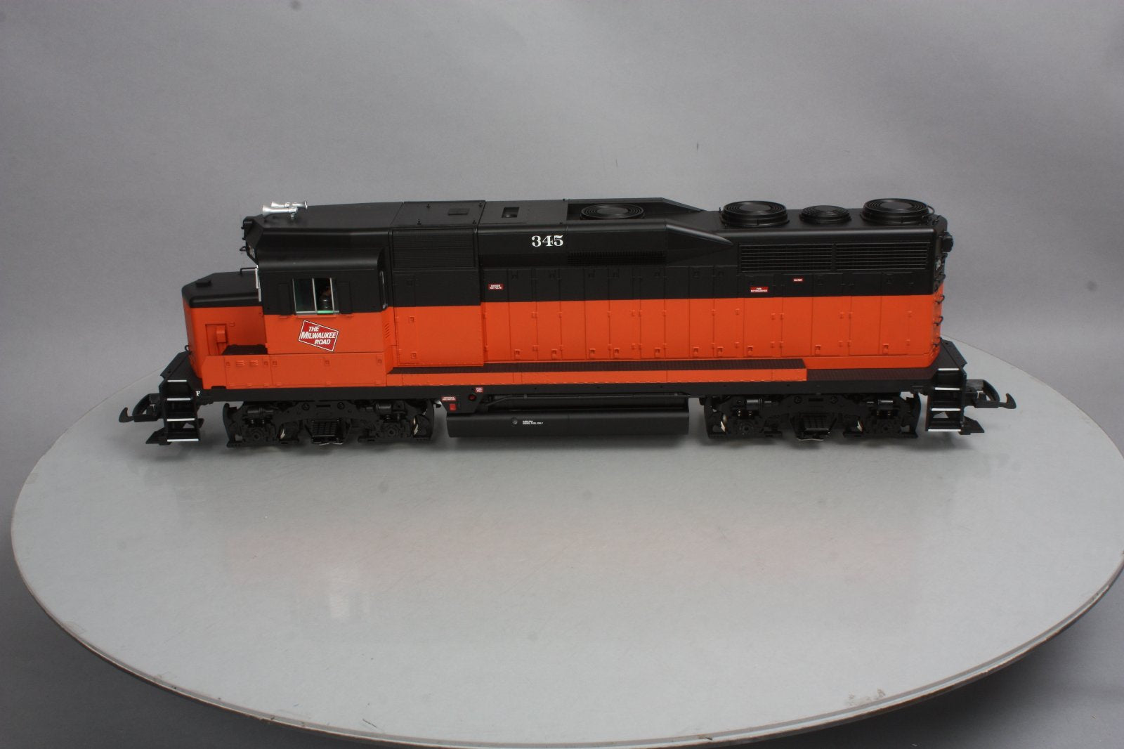 USA Trains R22464 G Milwaukee GP30 Powered Diesel Locomotive