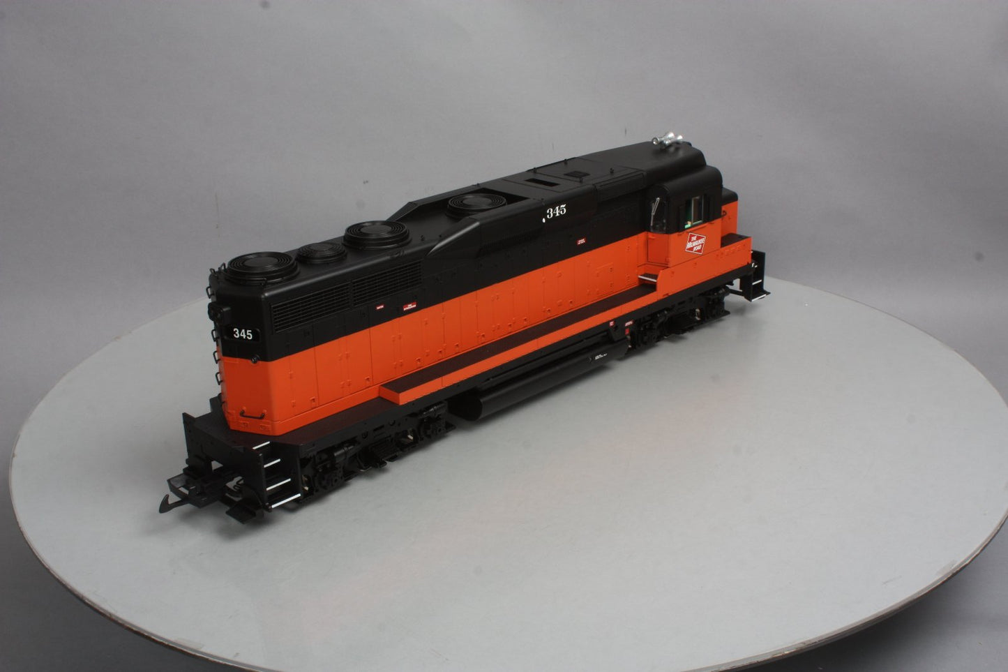 USA Trains R22464 G Milwaukee GP30 Powered Diesel Locomotive