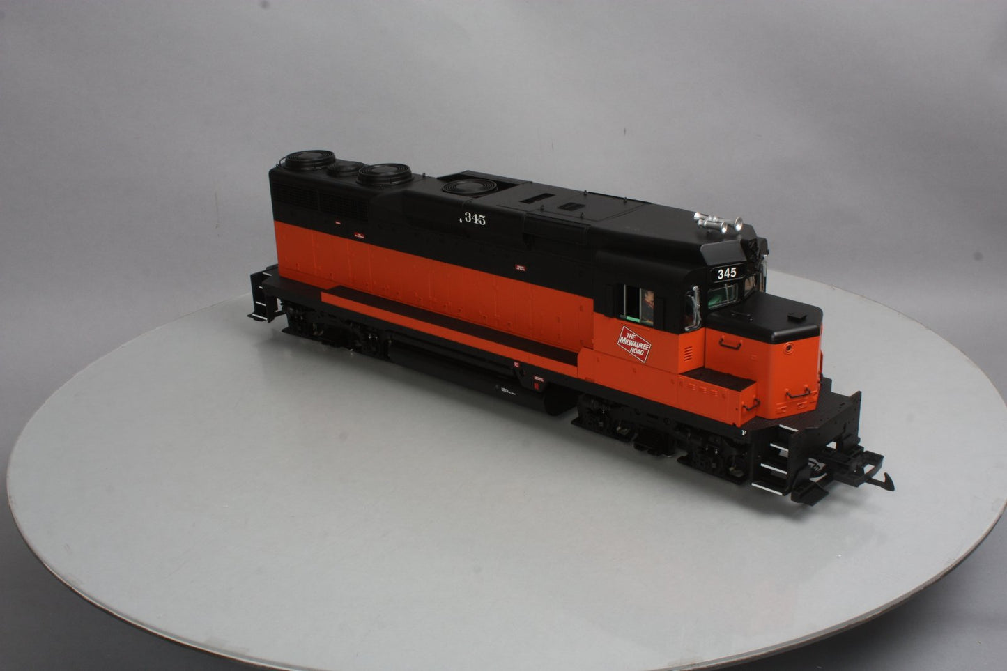 USA Trains R22464 G Milwaukee GP30 Powered Diesel Locomotive