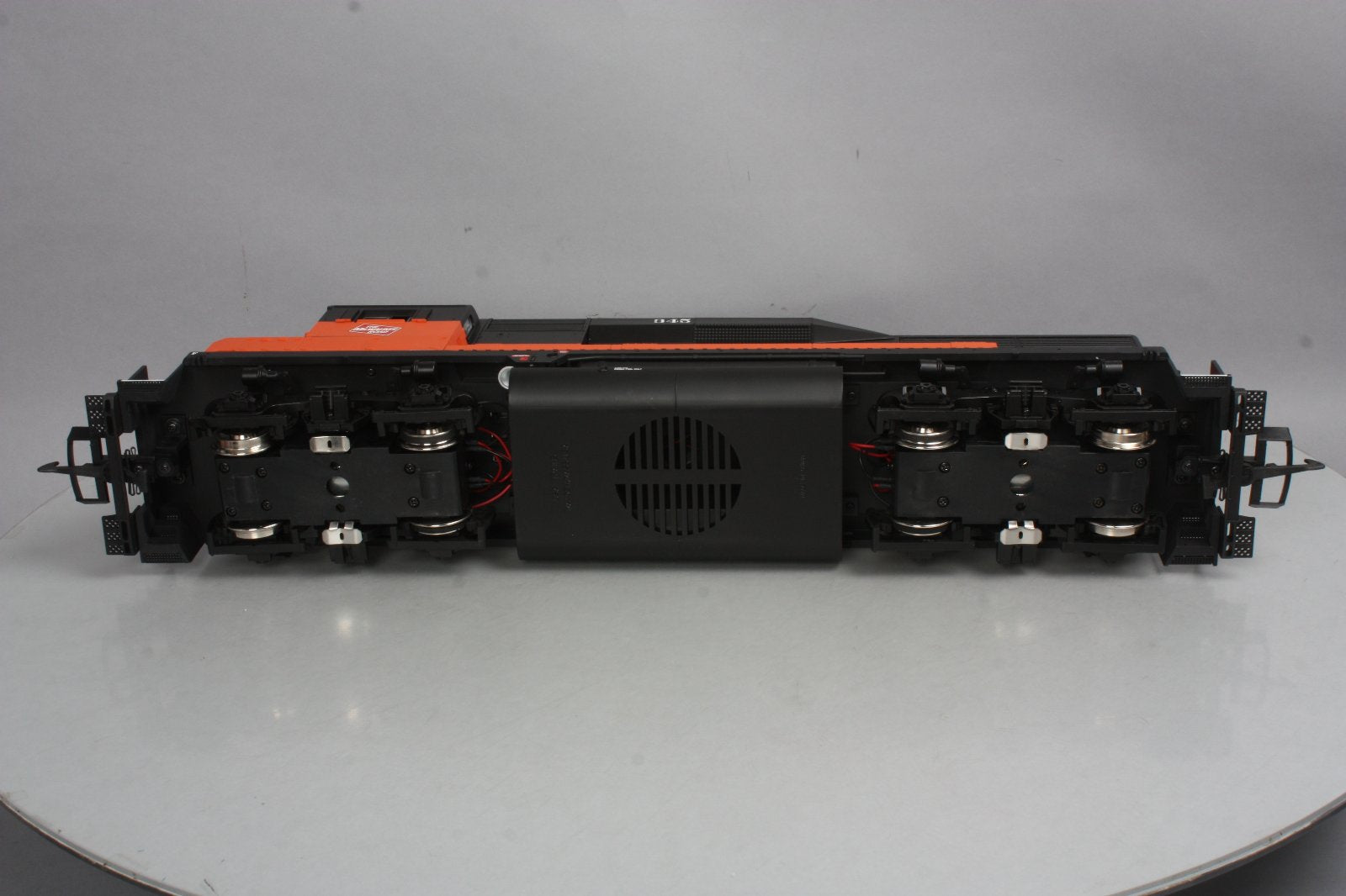 USA Trains R22464 G Milwaukee GP30 Powered Diesel Locomotive