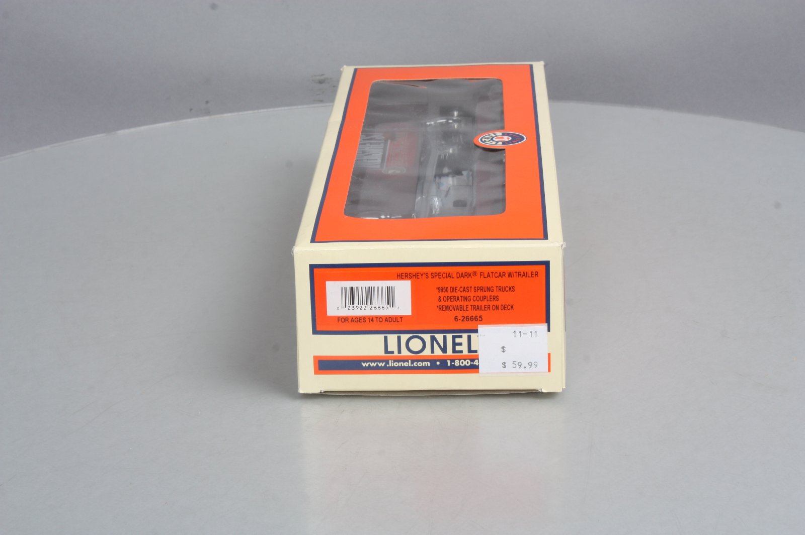 Lionel 6-26665 O Gauge Hersheys Special Dark Flatcar w/Trailer