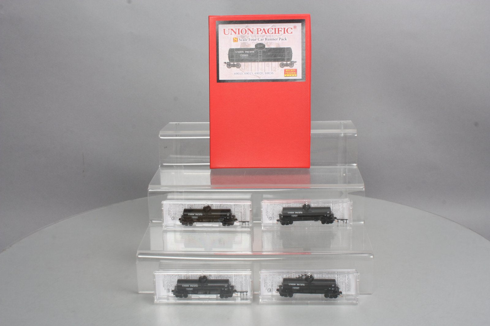 Micro-Trains 99300060 N Union Pacific Tank Car Runner Pack (Set of 4)