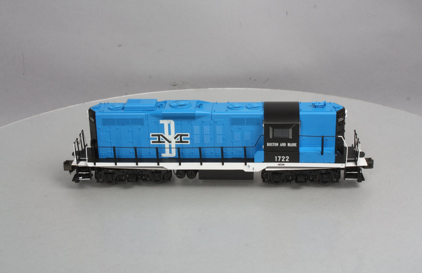 Lionel 6-38879 Boston & Maine Non-Powered GP9 Diesel Locomotive #1722