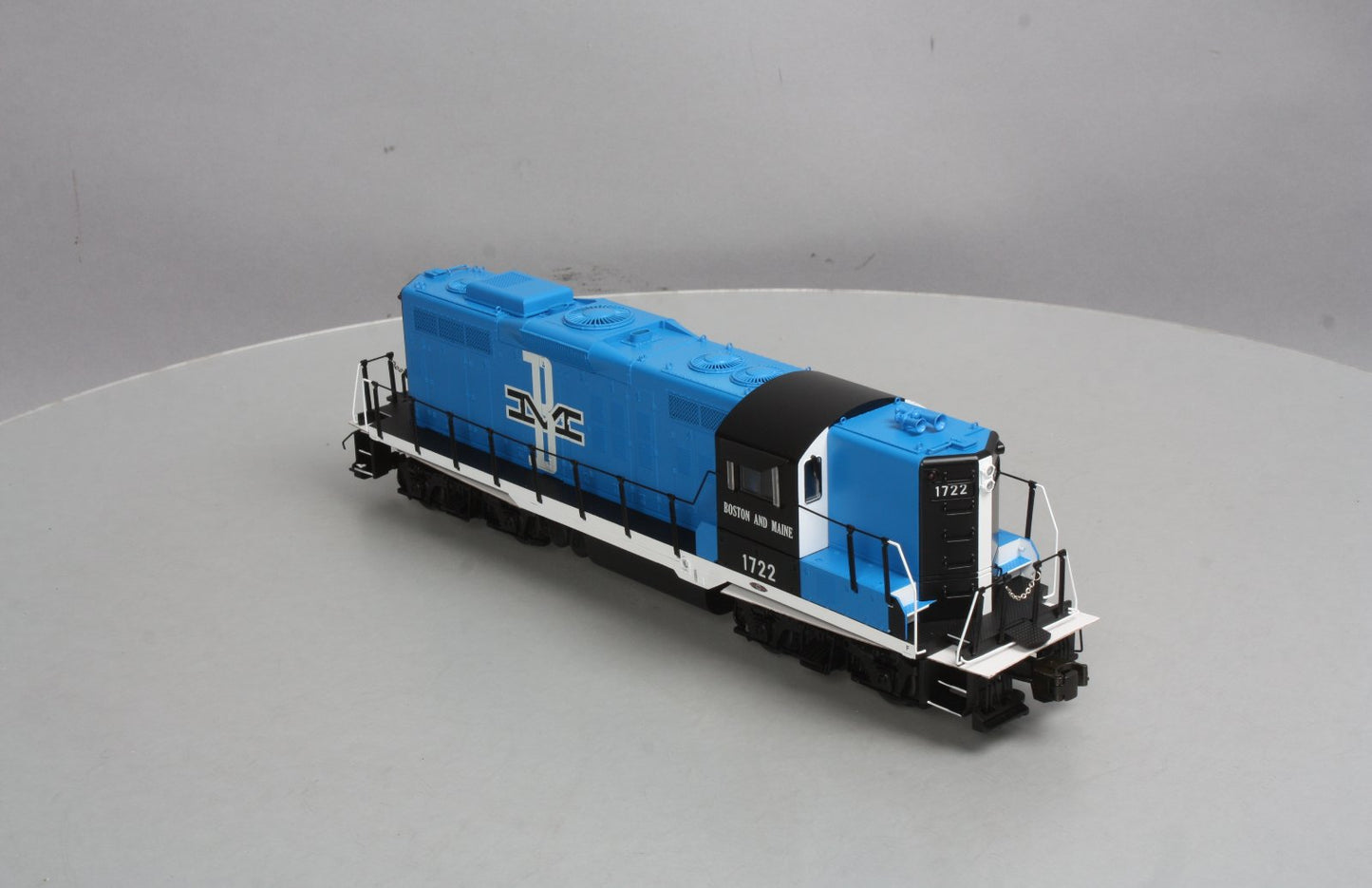 Lionel 6-38879 Boston & Maine Non-Powered GP9 Diesel Locomotive #1722