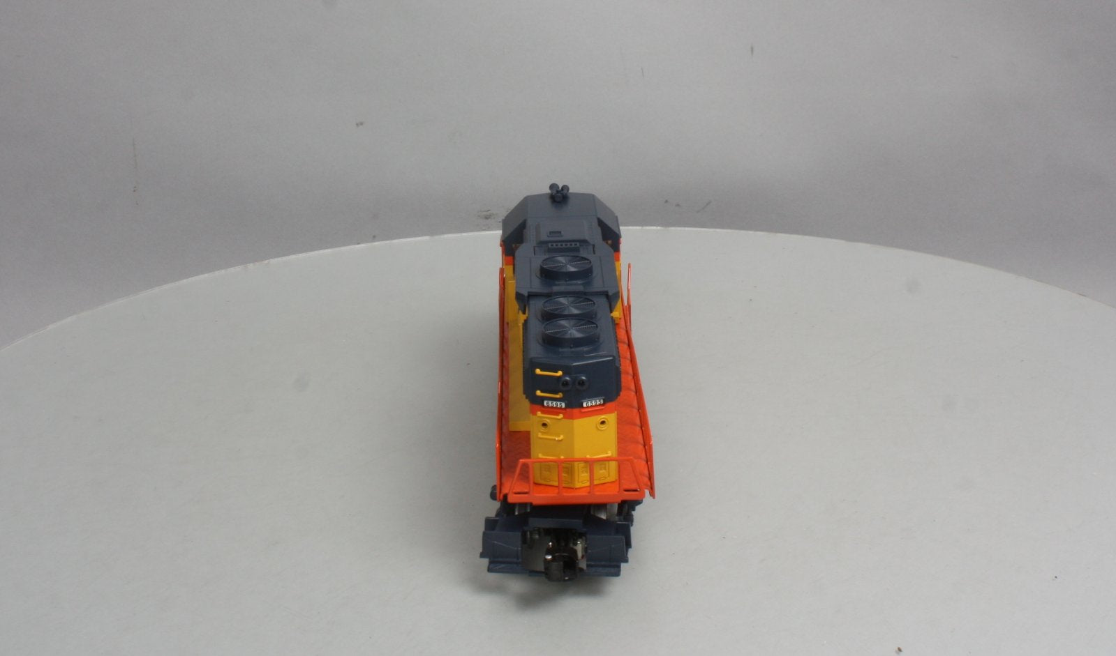 Lionel 6-30131 Chessie System Merger Special GP38 Diesel Locomotive #6595