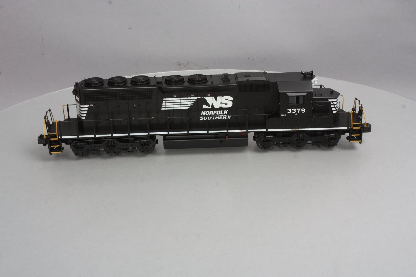 Lionel 6-38941 Norfolk Southern Non-Powered SD40-2 Diesel Locomotive #3379