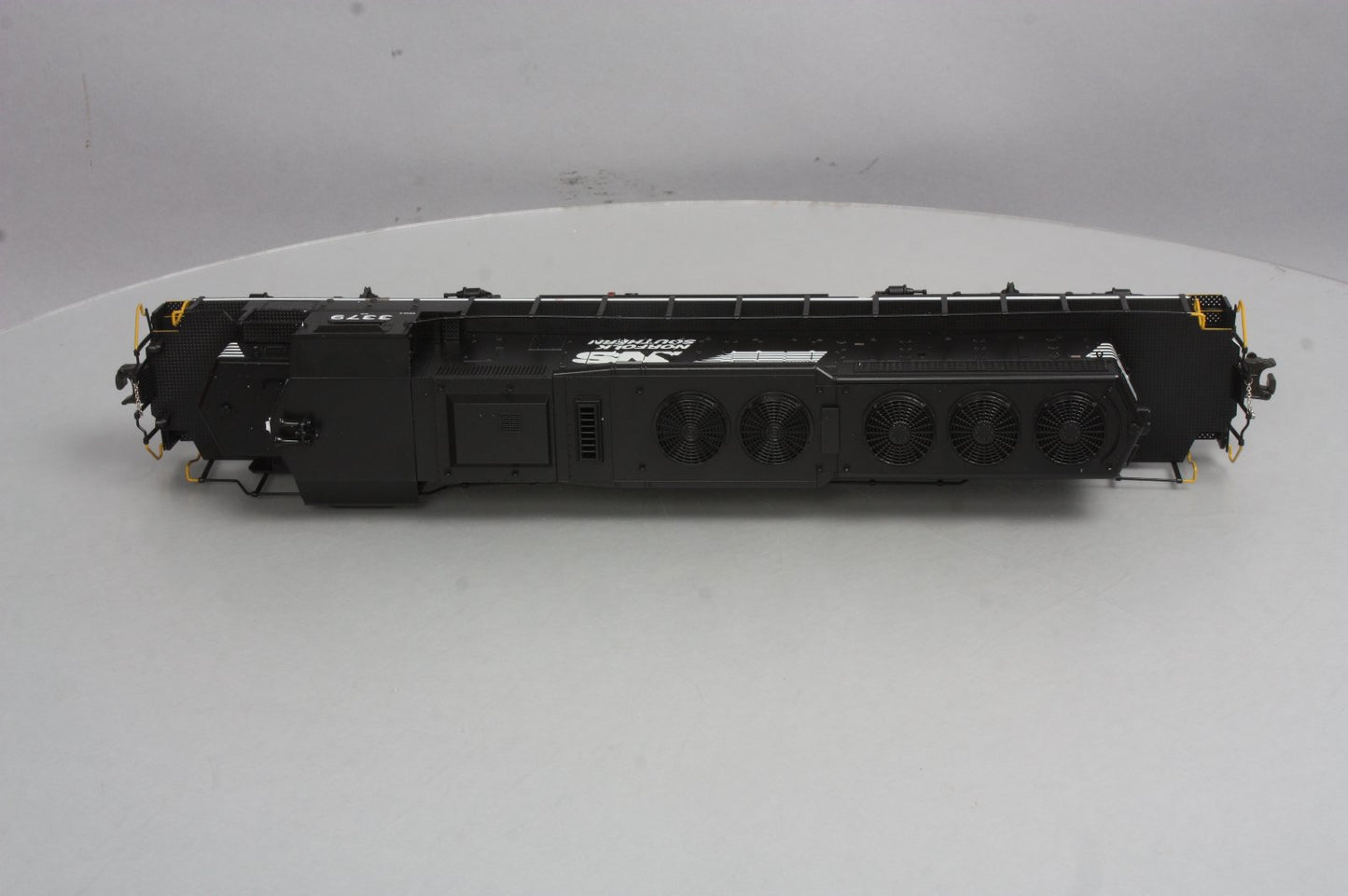 Lionel 6-38941 Norfolk Southern Non-Powered SD40-2 Diesel Locomotive #3379