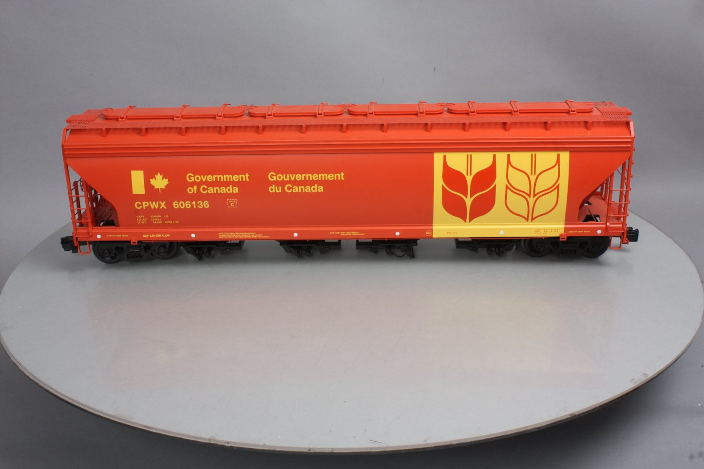 USA Trains R14133 G Government of Canada 4 Bay Center Flow Hopper #606136