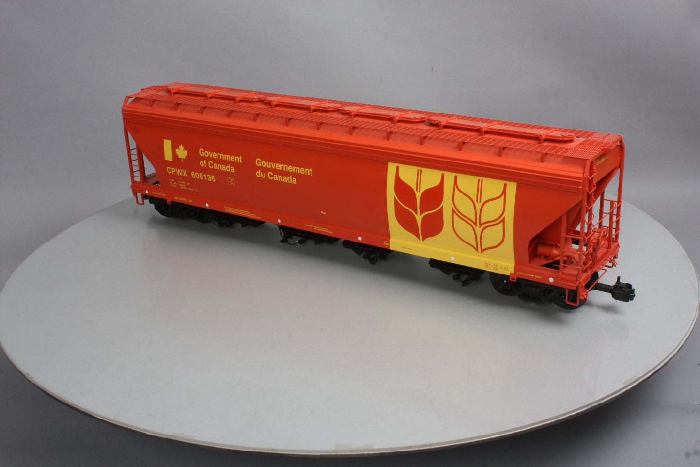 USA Trains R14133 G Government of Canada 4 Bay Center Flow Hopper #606136