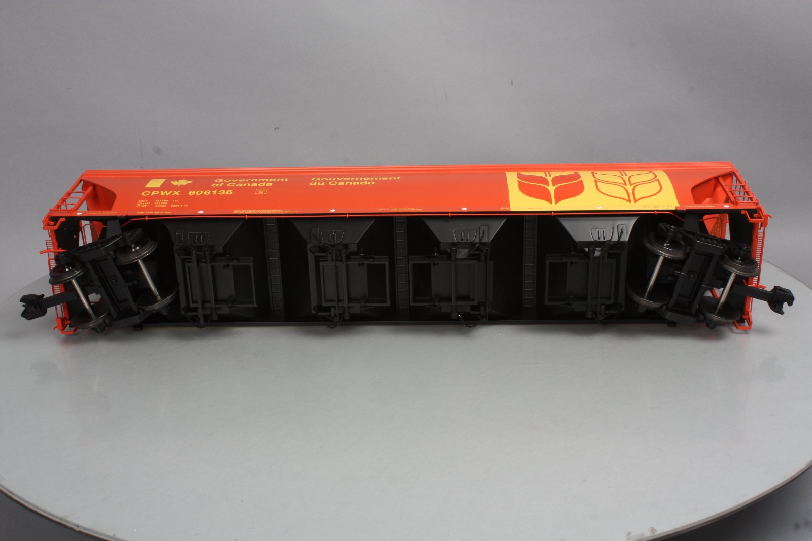 USA Trains R14133 G Government of Canada 4 Bay Center Flow Hopper #606136