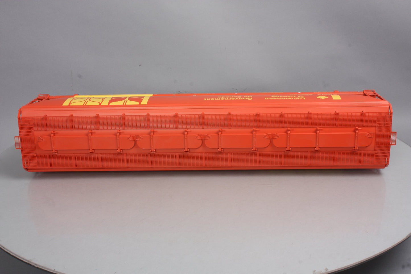 USA Trains R14133 G Government of Canada 4 Bay Center Flow Hopper #606136