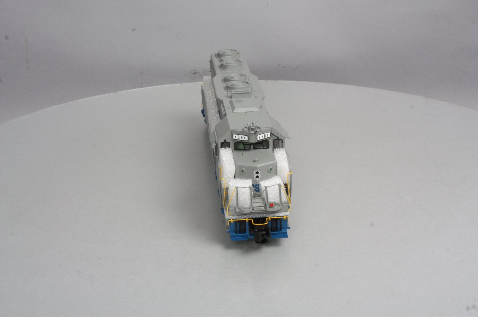 MTH 20-20019-3 CSX SD-35 Non-Powered Diesel Engine #4584