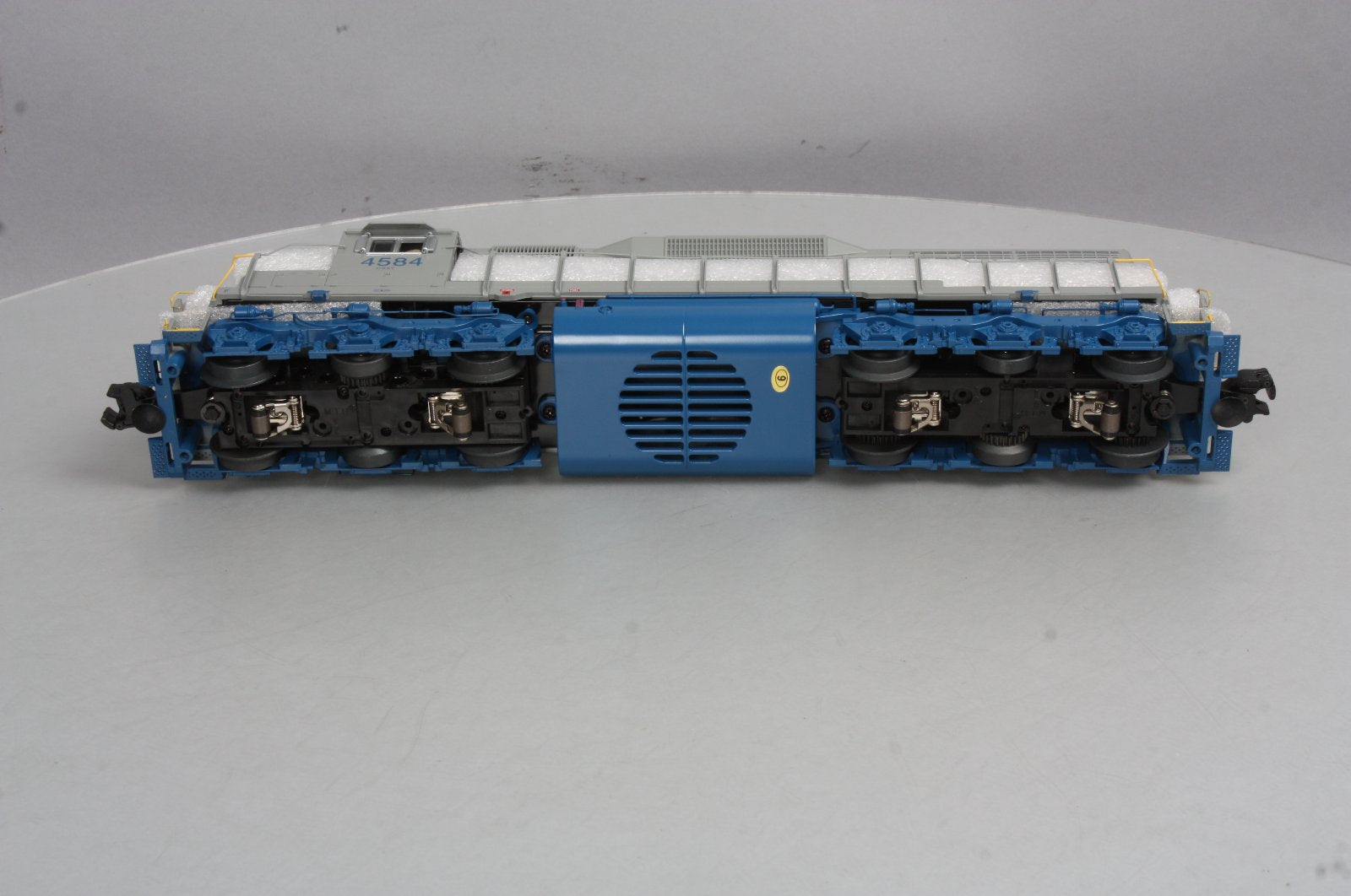 MTH 20-20019-3 CSX SD-35 Non-Powered Diesel Engine #4584