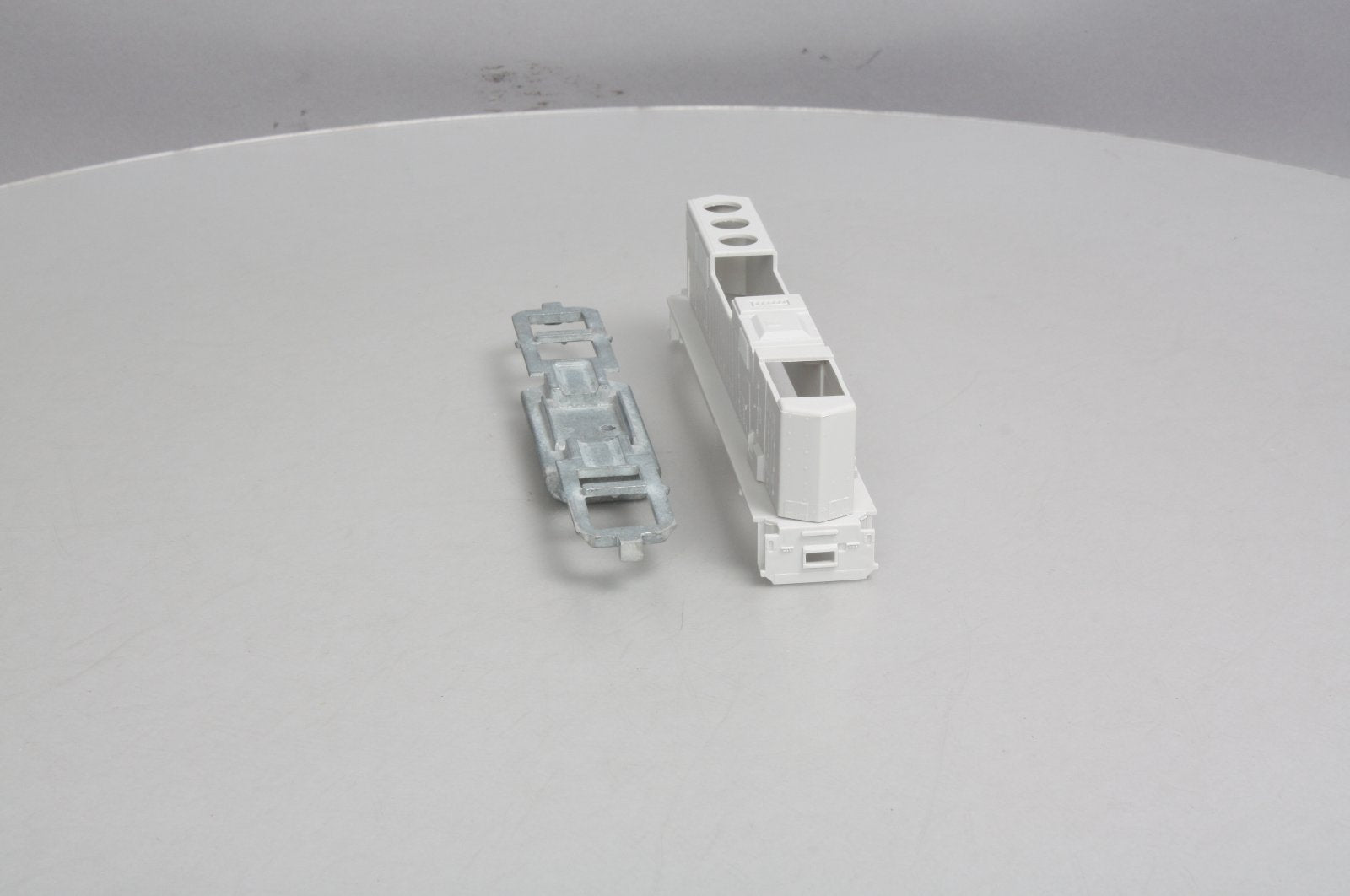Rail Power GP60M HO Undecorated Chassis Shell Kit