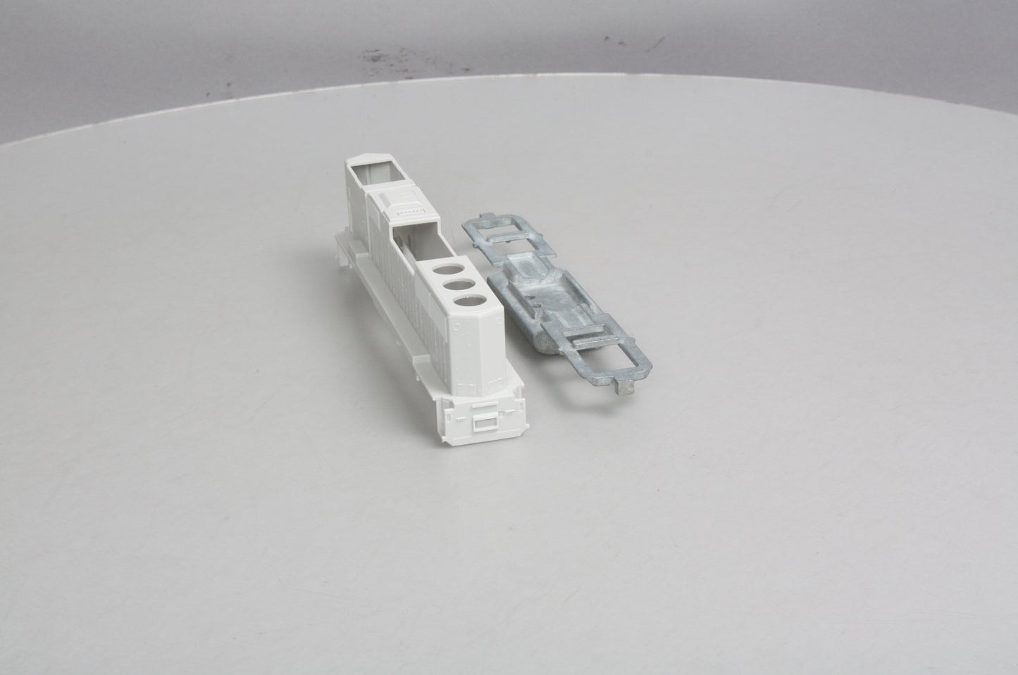 Rail Power GP60M HO Undecorated Chassis Shell Kit